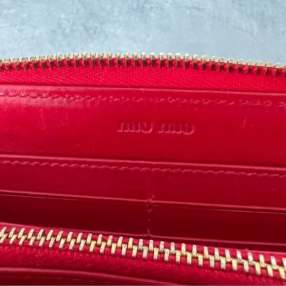 MIU Miu St. Cocco Lux Portaf in Rosso / Red - Picture 11 of 16